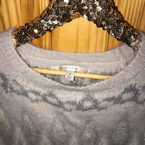 LC Lauren Conrad Gray and White Sweater - Picture 4 of 4